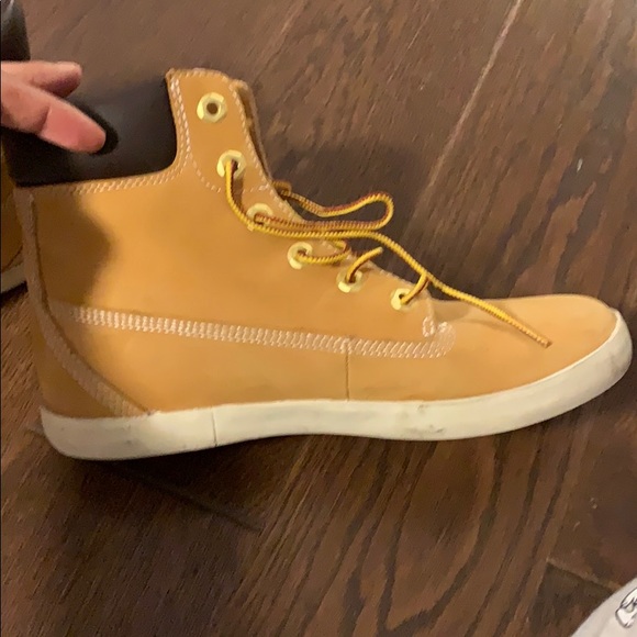 Timberland Boots for Women - Picture 7 of 8